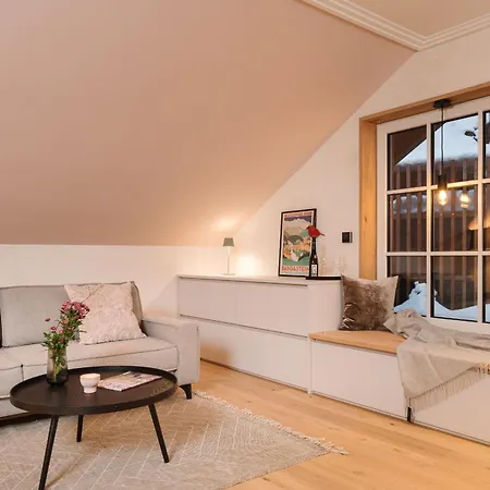 In Der Hollau - Your Austrian Altaussee